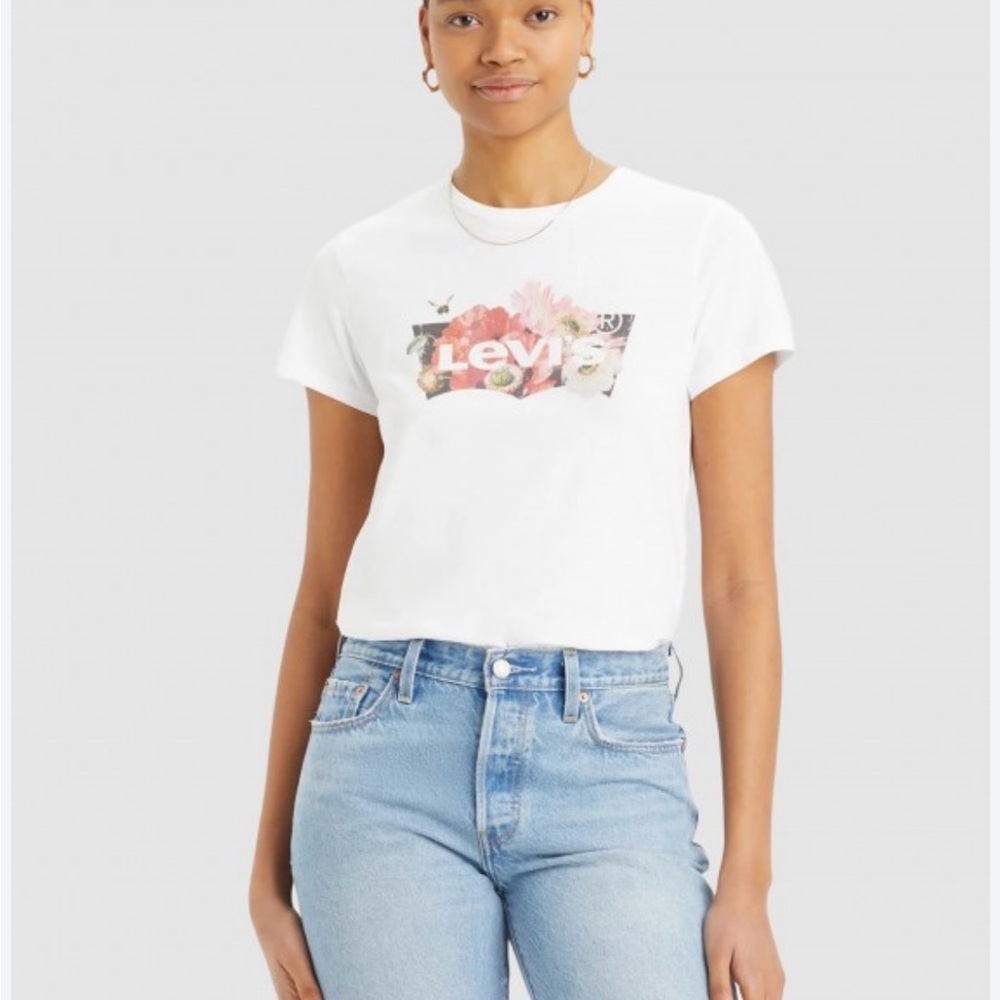 Levi's White Graphic T-Shirt